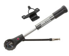 BETO Dual Function 2 in 1 shock pump – AVAILABLE IN SELECTED BIKE SHOPS